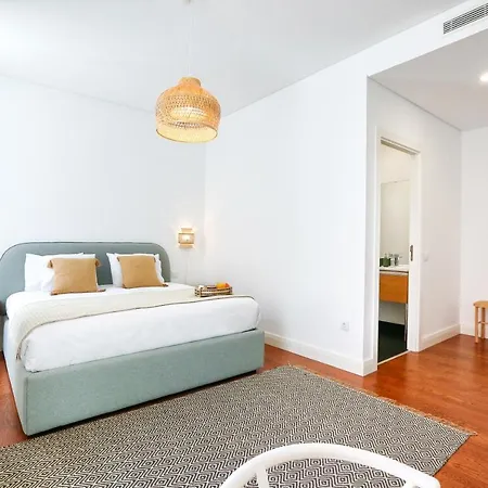 Endless Summer Apartment *